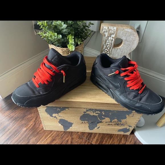 Nike - Picture 4 of 10